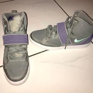 Nike high top women’s 9/9.5